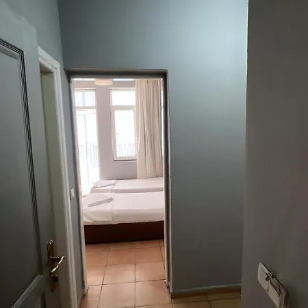 Respect 阿拉尼亚