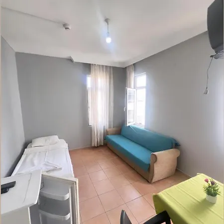 Respect 阿拉尼亚